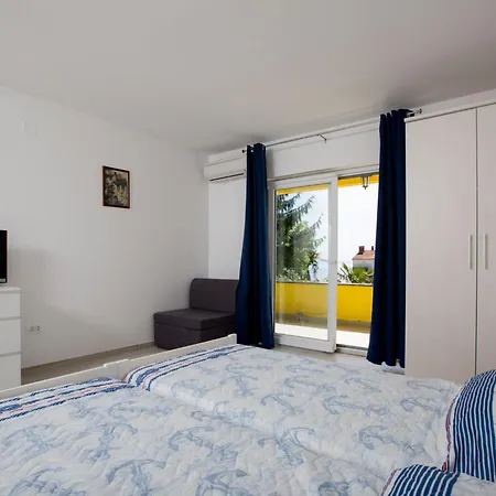 Vero-2 By Interhome *